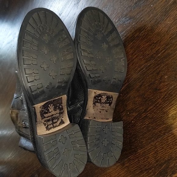 Vera Wang Knee High Black Leather Riding Boots - Picture 3 of 3